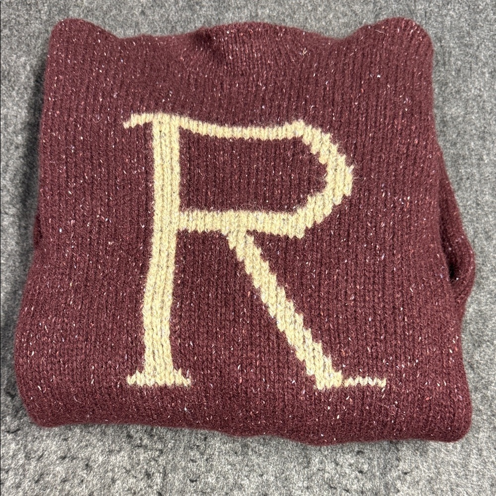 Harry Potter Maroon Sweater with Cream Letter Warner Bros. Studio Tour London. - Picture 4 of 9
